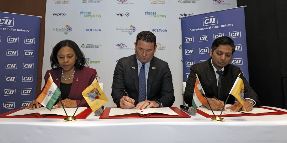 Lieutenant Governor Tahesha Way Signs Memorandum of Understanding 