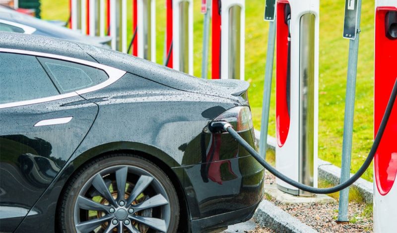 Electric-cars-charging-web