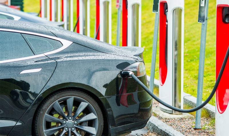 Electric-cars-charging-web Electric-cars-charging-web