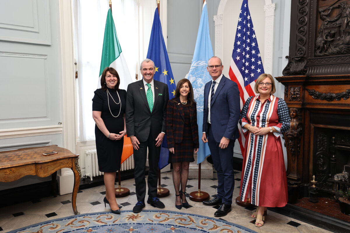 Ministro Coveney Irlanda